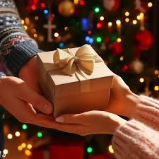Как и что дарить любимому мужчине на Новый год?