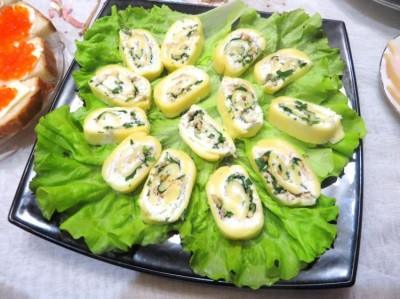Сырный рулет с зеленью